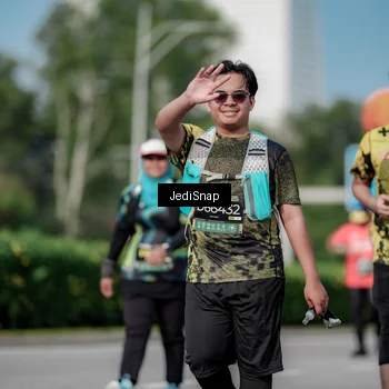 Runner Photo 6874423