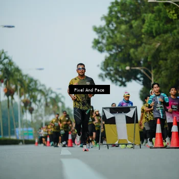 Runner Photo 6874590