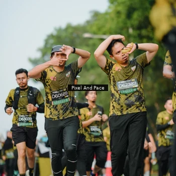 Runner Photo 6874700