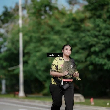 Runner Photo 6874710