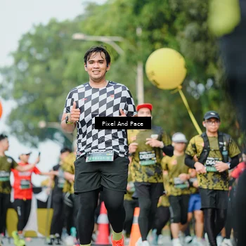 Runner Photo 6874888