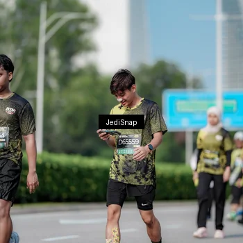 Runner Photo 6874935