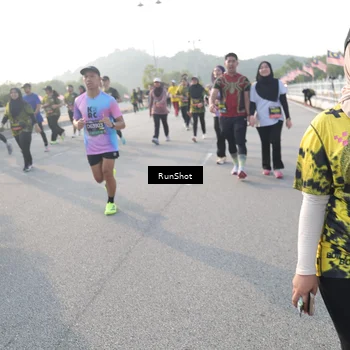 Runner Photo 6874998