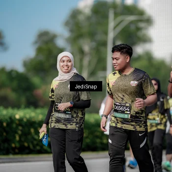 Runner Photo 6875005