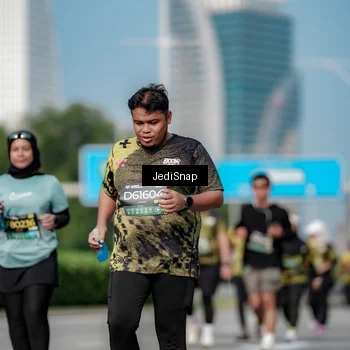 Runner Photo 6875032
