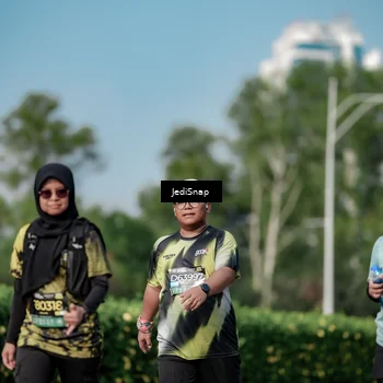 Runner Photo 6875060
