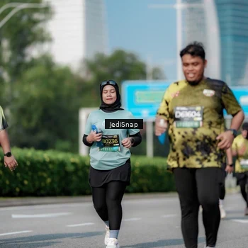 Runner Photo 6875062
