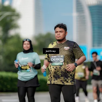 Runner Photo 6875073