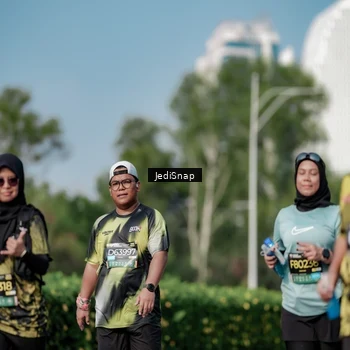 Runner Photo 6875076