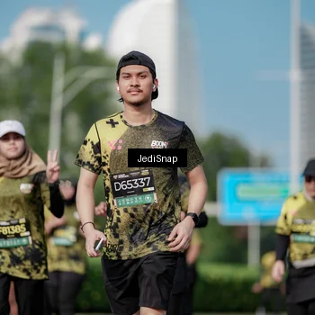 Runner Photo 6875351