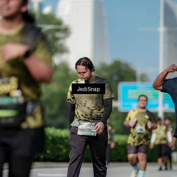 Runner Photo 6875816