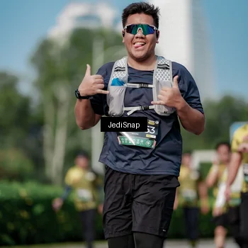 Runner Photo 6875879