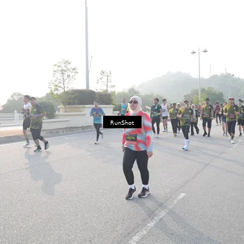 Runner Photo 6876093