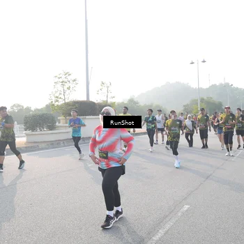 Runner Photo 6876113
