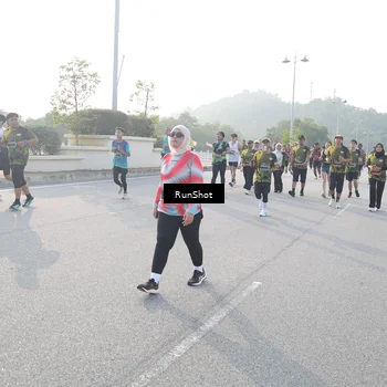 Runner Photo 6876119