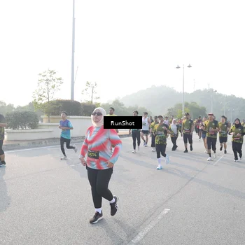 Runner Photo 6876135