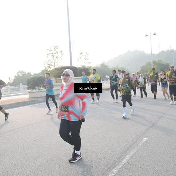 Runner Photo 6876139