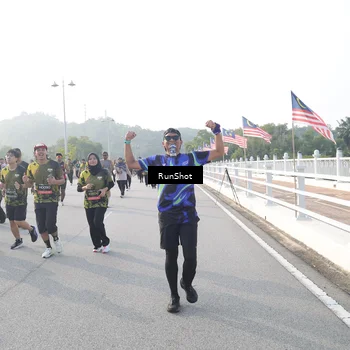 Runner Photo 6876188