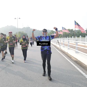 Runner Photo 6876193