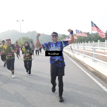Runner Photo 6876209