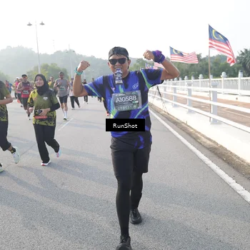 Runner Photo 6876211