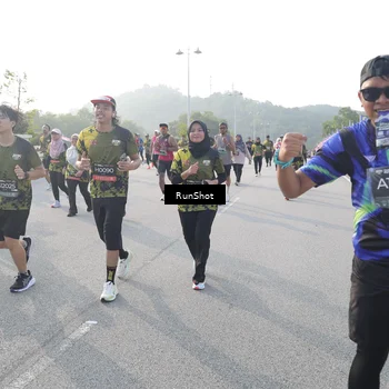 Runner Photo 6876224