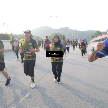 Runner Photo 6876235