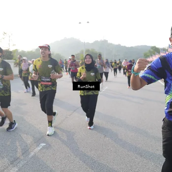 Runner Photo 6876237