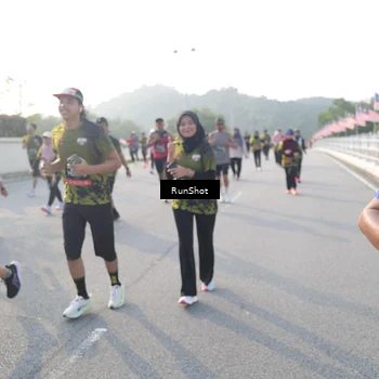 Runner Photo 6876241