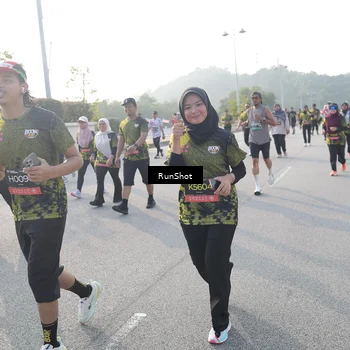 Runner Photo 6876257