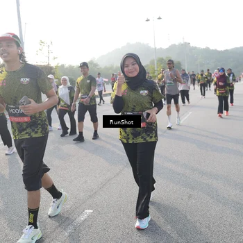 Runner Photo 6876258