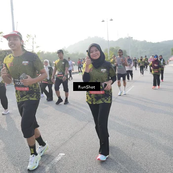 Runner Photo 6876259