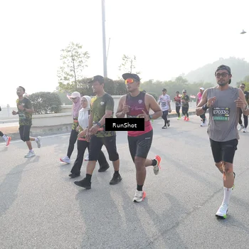 Runner Photo 6876290
