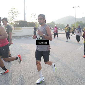 Runner Photo 6876318