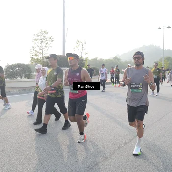 Runner Photo 6876321