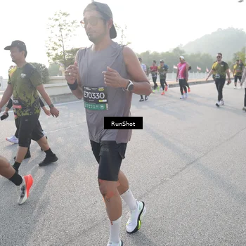 Runner Photo 6876323