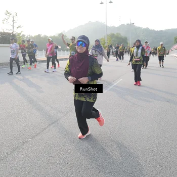 Runner Photo 6876352