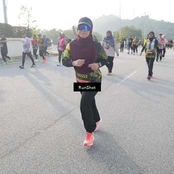 Runner Photo 6876361