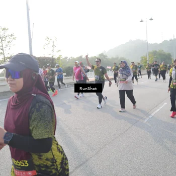 Runner Photo 6876373