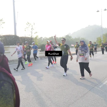 Runner Photo 6876376