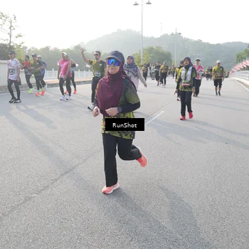 Runner Photo 6876384