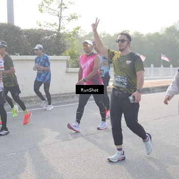 Runner Photo 6876392
