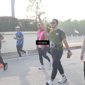 Runner Photo 6876409