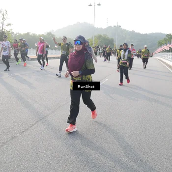 Runner Photo 6876432