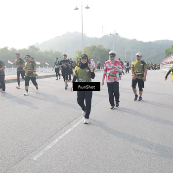 Runner Photo 6876460