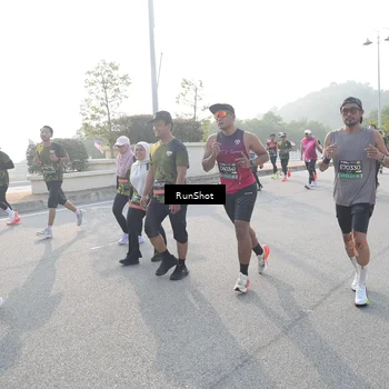 Runner Photo 6876463
