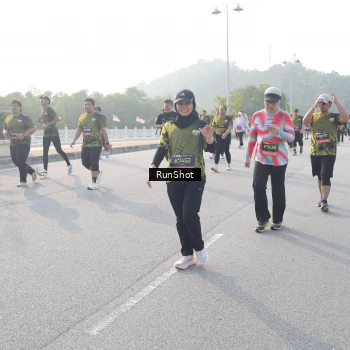 Runner Photo 6876509