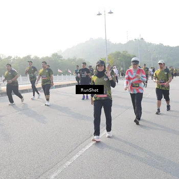 Runner Photo 6876541