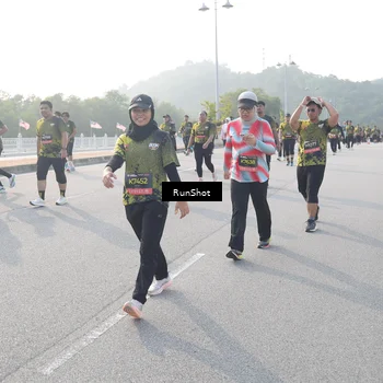 Runner Photo 6876547