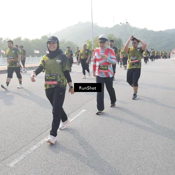 Runner Photo 6876549
